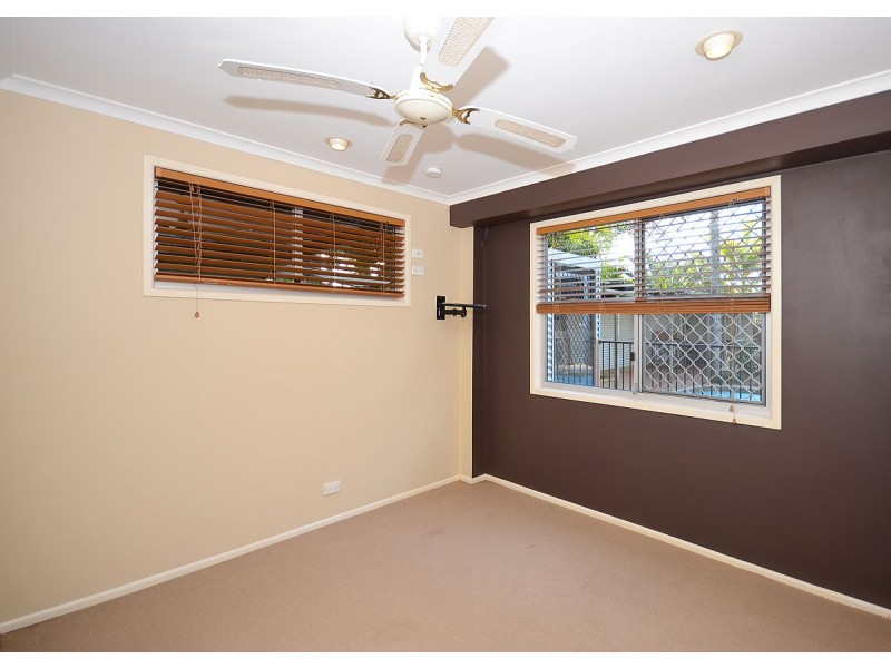 73 Lauren Street, Urangan QLD 4655