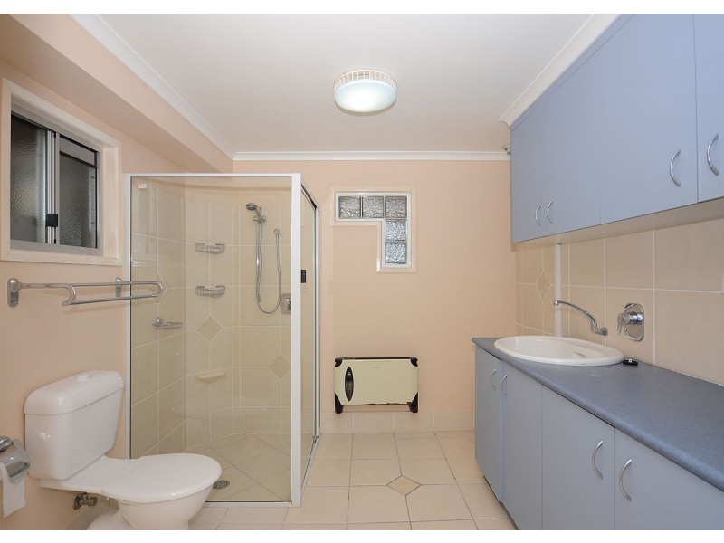 73 Lauren Street, Urangan QLD 4655