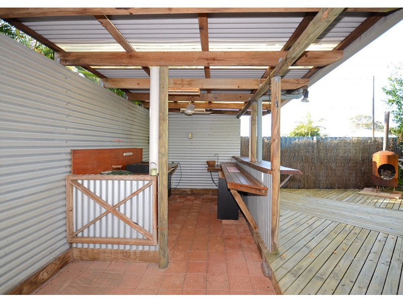 73 Lauren Street, Urangan QLD 4655