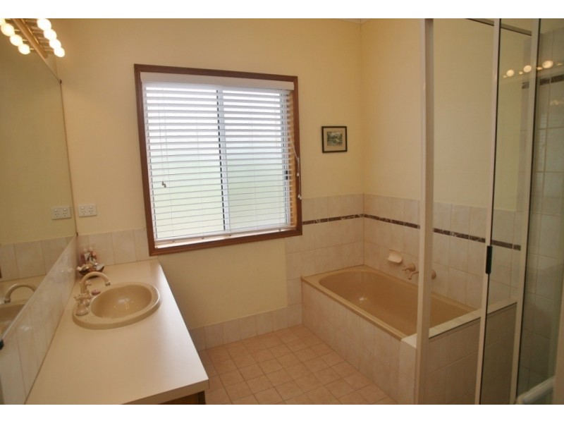 26 Talasea Drive, Kawungan QLD 4655