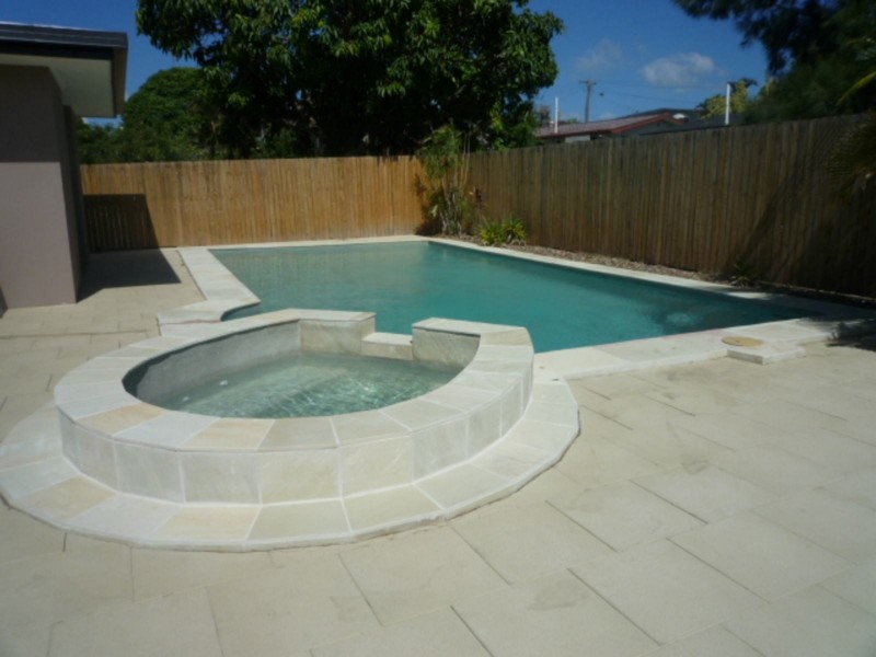 15 Tingira Terrace, Scarness QLD 4655