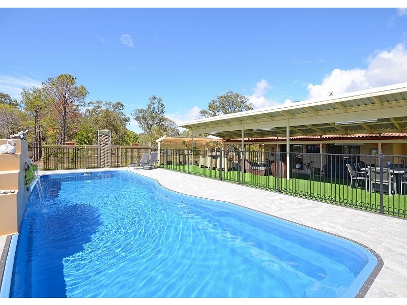 55 Shore Road East, Urangan QLD 4655