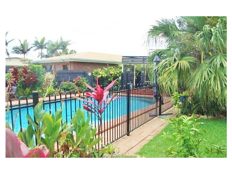 15 Cooloola Crescent, Urangan QLD 4655