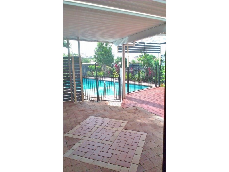 15 Cooloola Crescent, Urangan QLD 4655