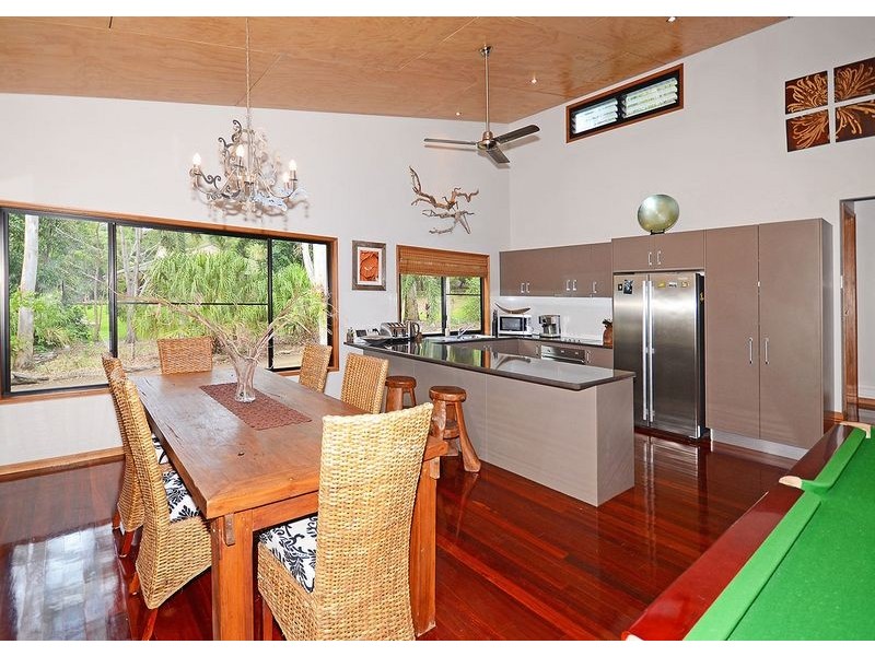 14 Pristine Place, Dundowran Beach QLD 4655