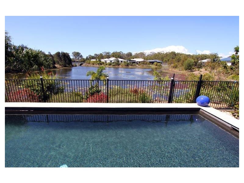 7 Satinwood Avenue, Urraween QLD 4655