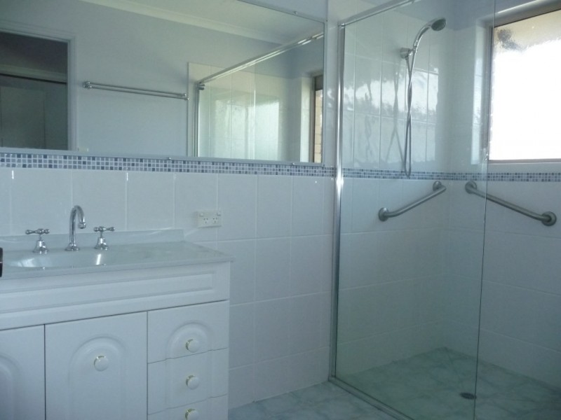 46 Bayrise Drive, Urangan QLD 4655