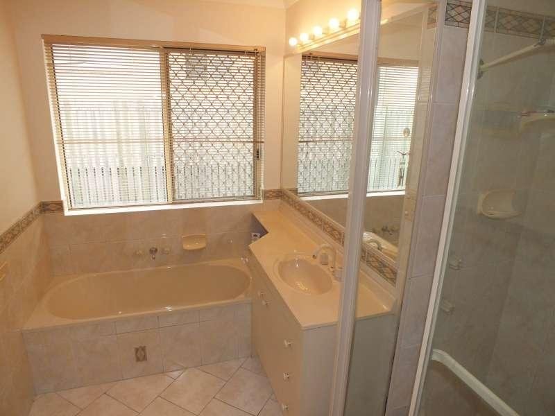 12 Neisler Court, Kawungan QLD 4655