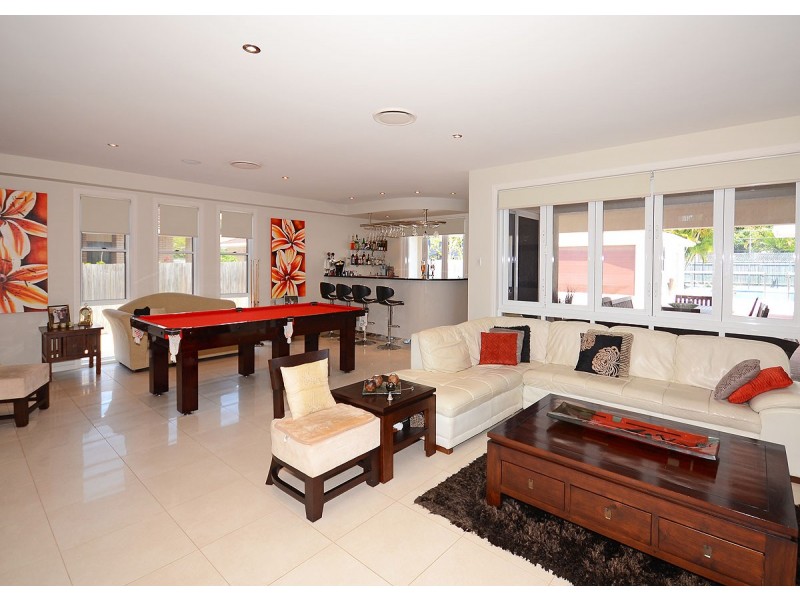 127 Esplanade, Point Vernon QLD 4655