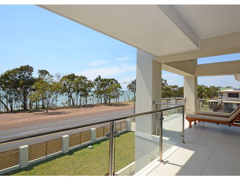 127 Esplanade, Point Vernon QLD 4655