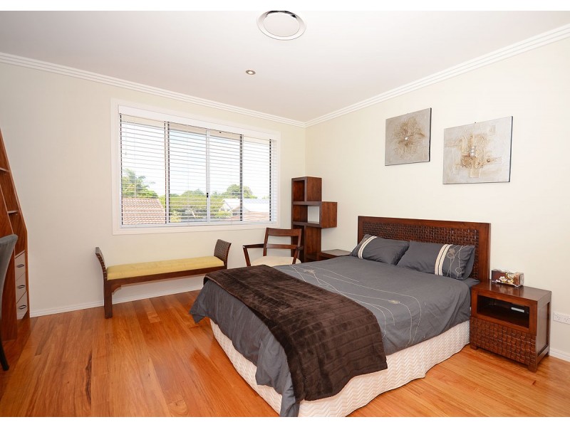 127 Esplanade, Point Vernon QLD 4655