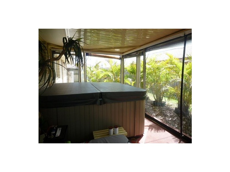 3 Bronton Way, Point Vernon QLD 4655