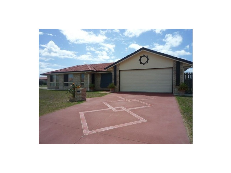 3 Bronton Way, Point Vernon QLD 4655