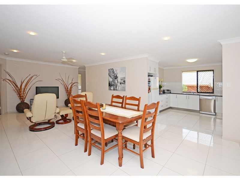 42 Crawford Drive, Dundowran QLD 4655