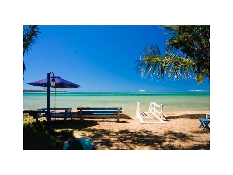 20 Eds Place, Burrum Heads QLD 4659