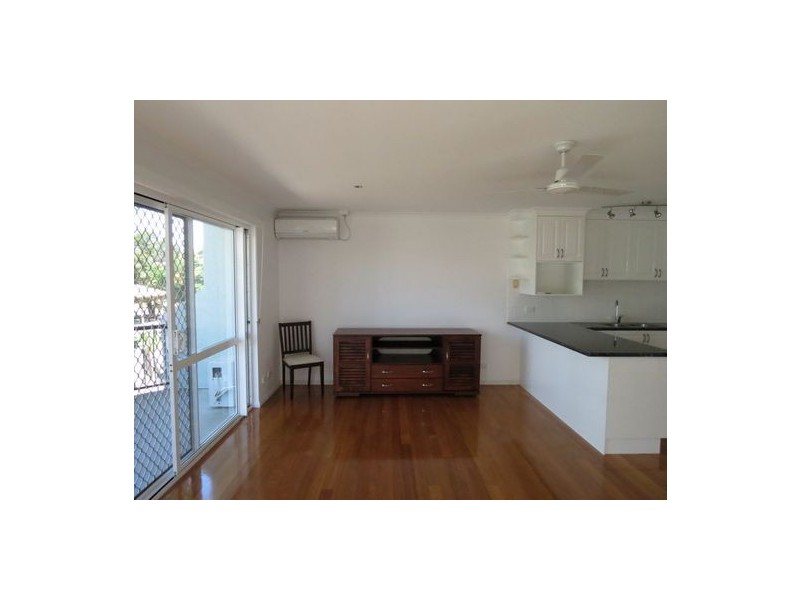 4/404 Esplanade, Torquay QLD 4655