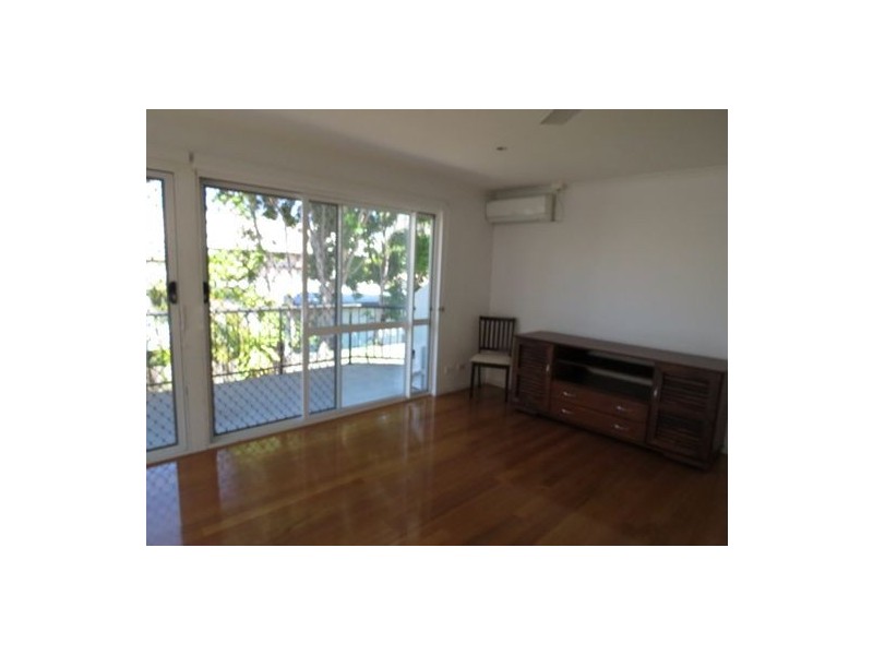 4/404 Esplanade, Torquay QLD 4655