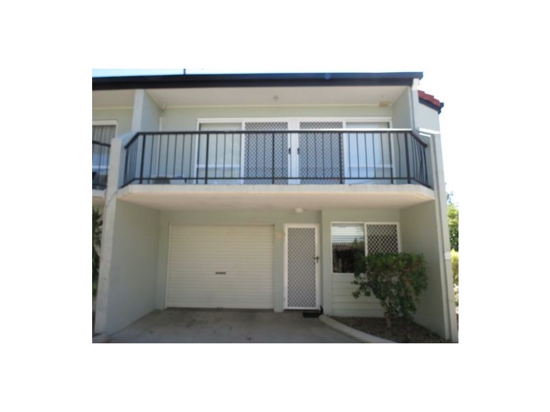 4/404 Esplanade, Torquay QLD 4655