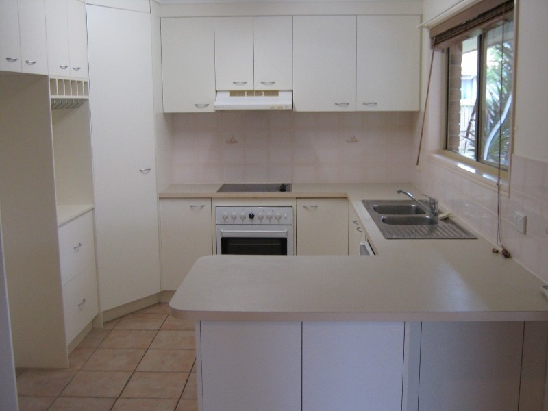 1 King Richard Court, Urangan QLD 4655