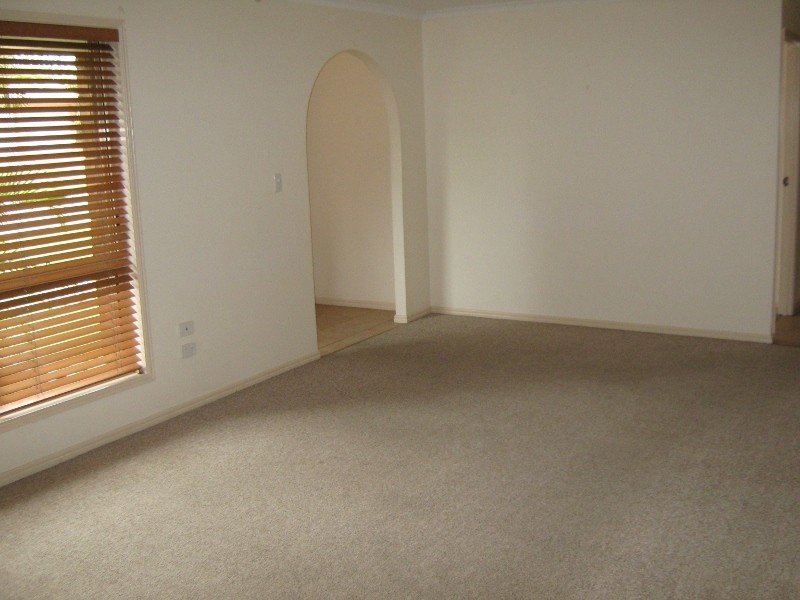 1 King Richard Court, Urangan QLD 4655