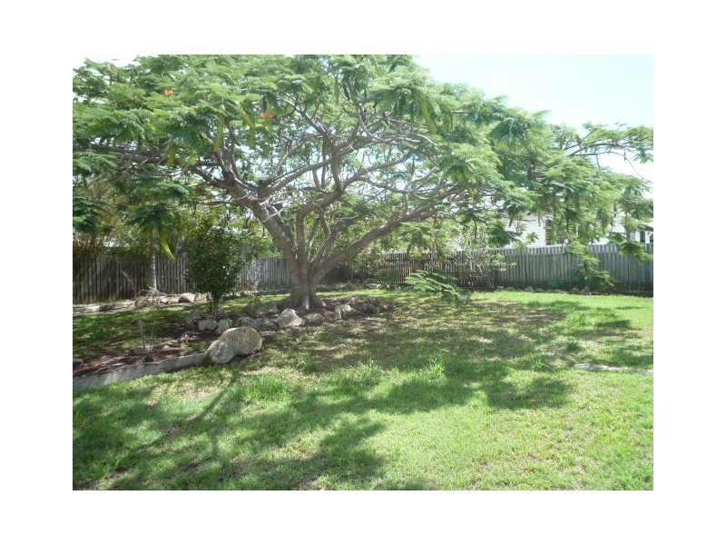 25 Honiton Street, Torquay QLD 4655