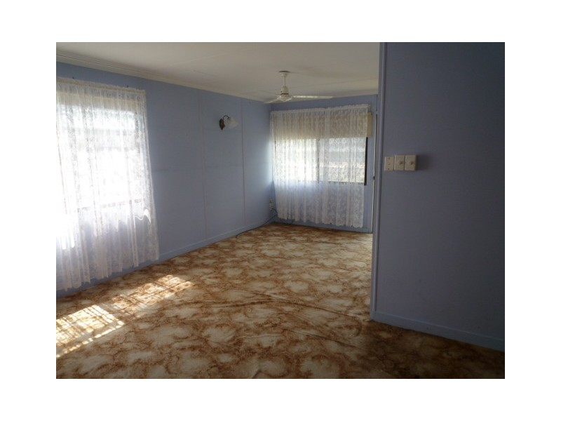 25 Honiton Street, Torquay QLD 4655
