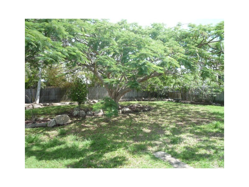 25 Honiton Street, Torquay QLD 4655