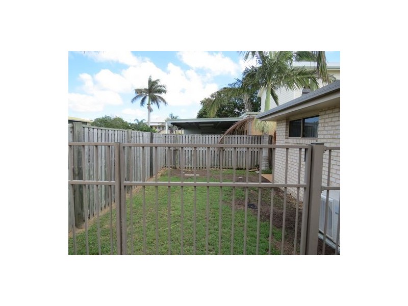 2/41 Watson Street, Pialba QLD 4655