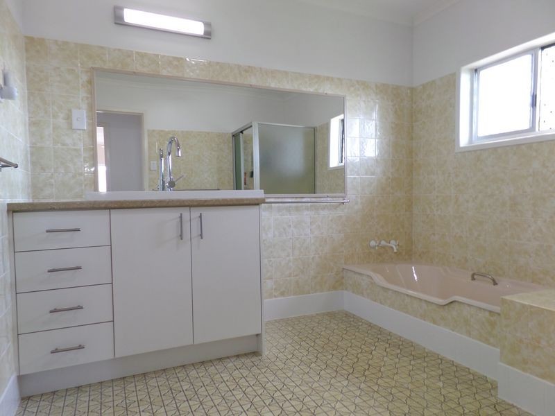 17 Aplin Street, Point Vernon QLD 4655