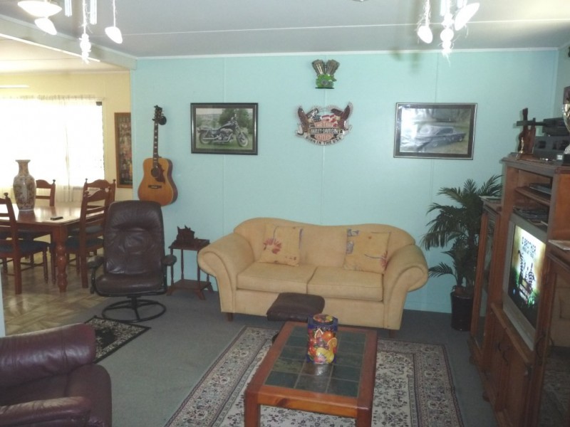 15 Caringa Street, Urangan QLD 4655