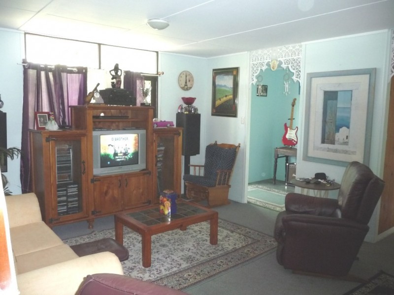 15 Caringa Street, Urangan QLD 4655