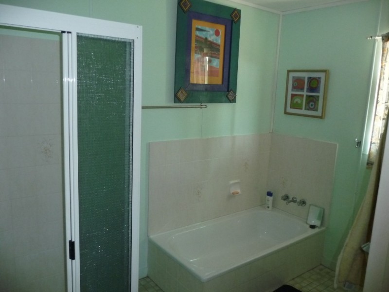 15 Caringa Street, Urangan QLD 4655