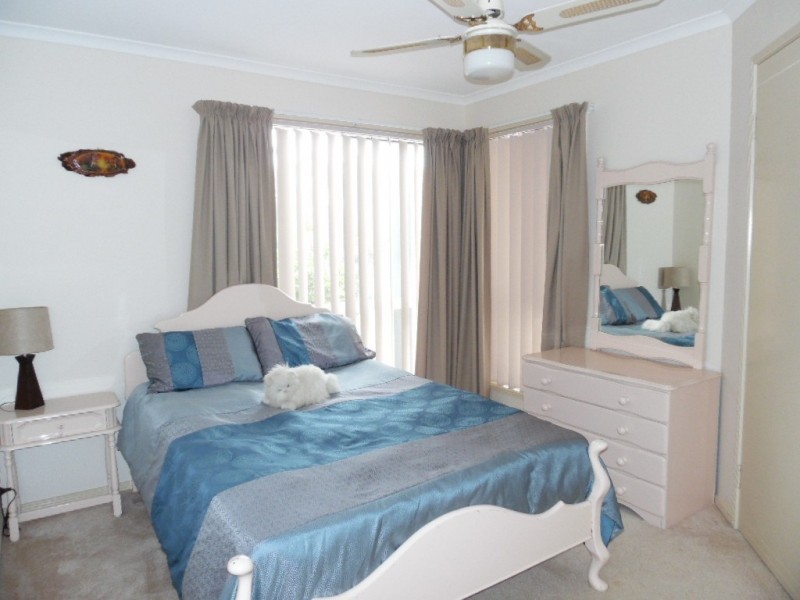 52 Bowerbird Ave, Eli Waters QLD 4655