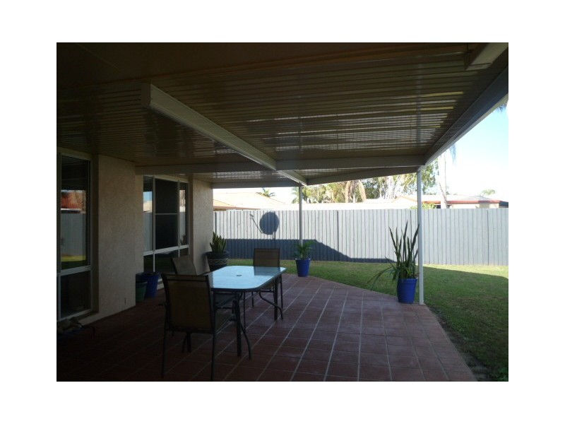 52 Bowerbird Ave, Eli Waters QLD 4655