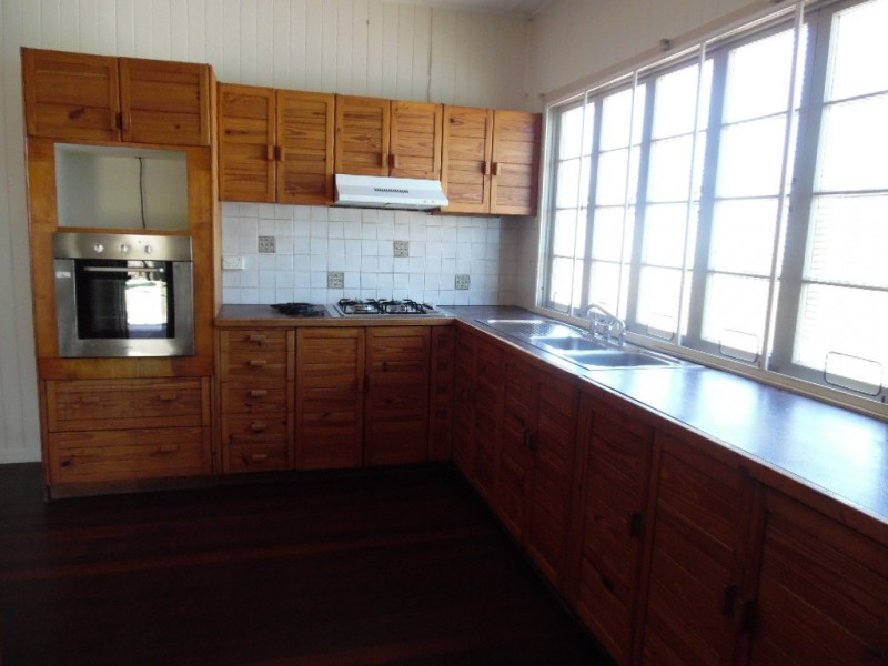 17 Cunningham Street, Torquay QLD 4655