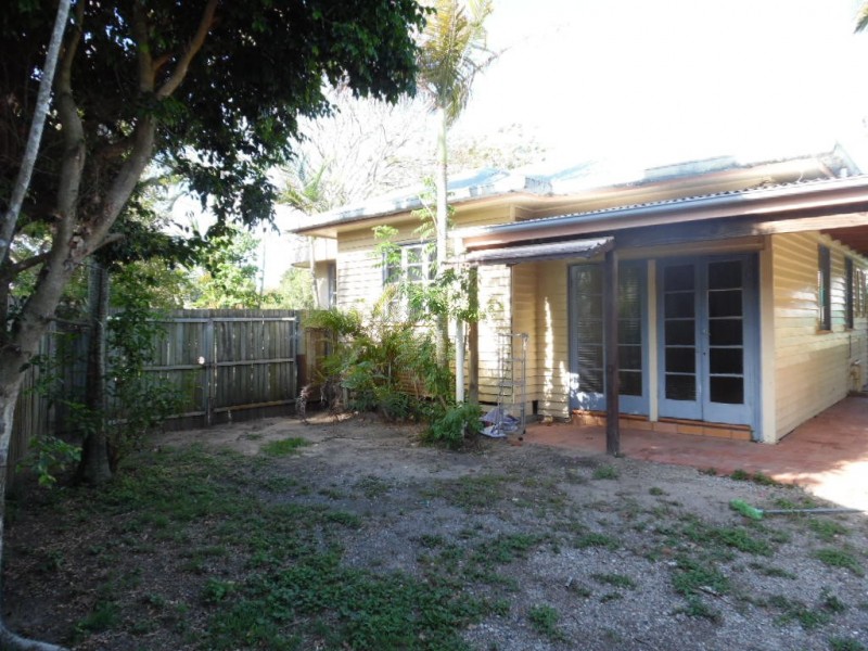 17 Cunningham Street, Torquay QLD 4655
