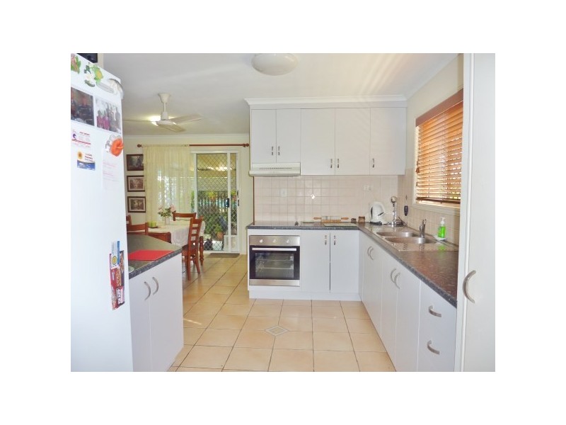 64 North Street, Point Vernon QLD 4655