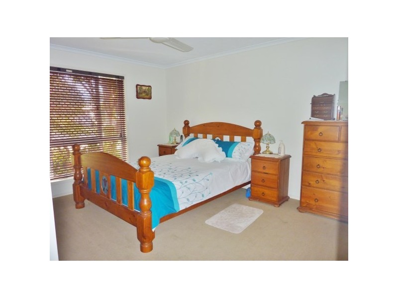 64 North Street, Point Vernon QLD 4655