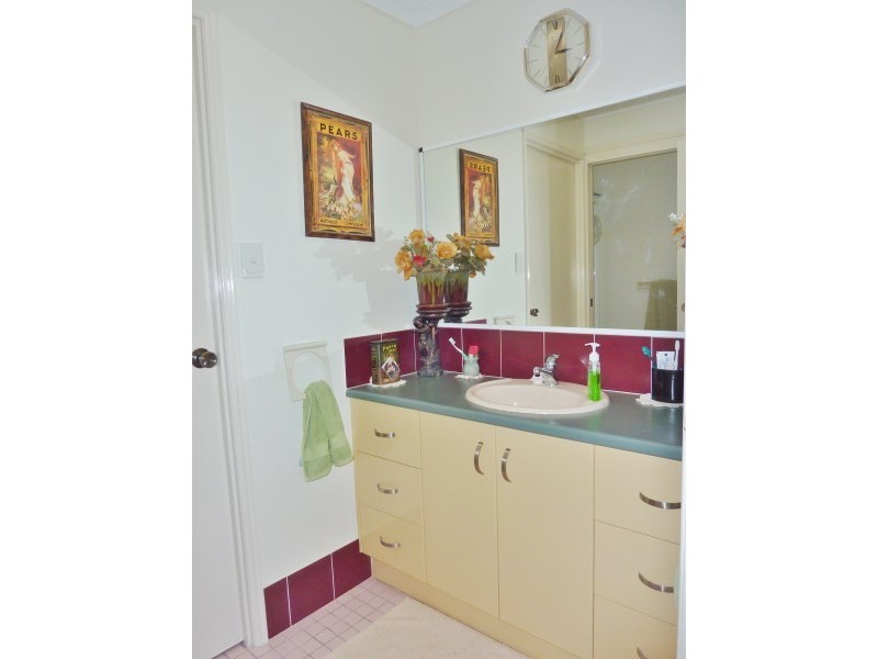 64 North Street, Point Vernon QLD 4655