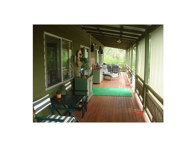 8 Jacqueline Drive, Pacific Haven QLD 4659