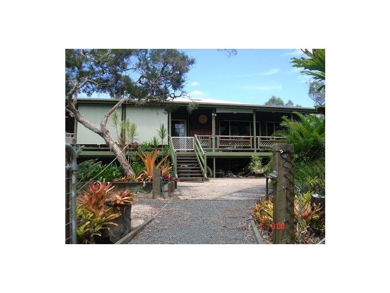 8 Jacqueline Drive, Pacific Haven QLD 4659