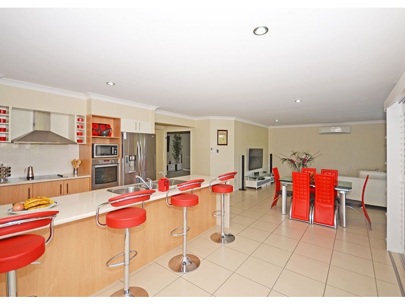 13 Fulmar Court, Burrum Heads QLD 4659