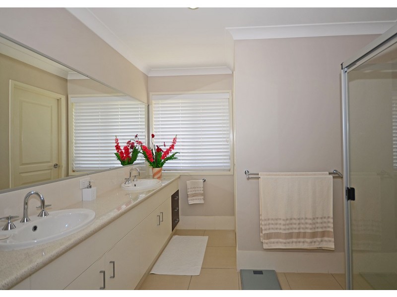 13 Fulmar Court, Burrum Heads QLD 4659