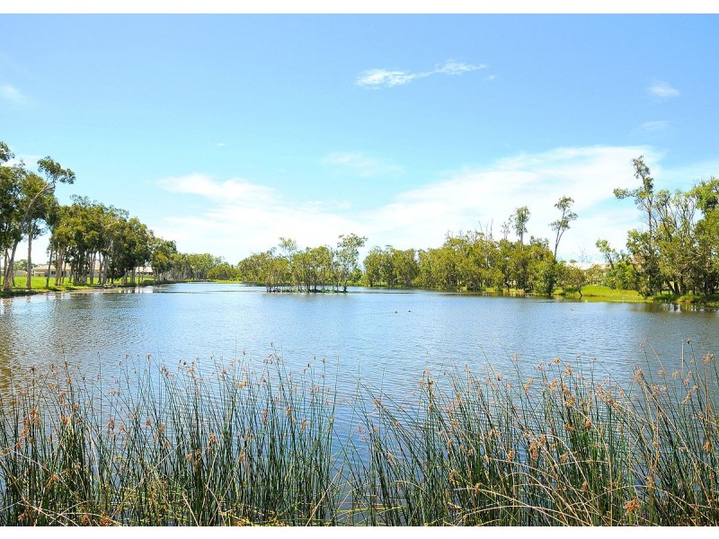 13 Fulmar Court, Burrum Heads QLD 4659