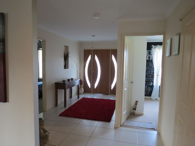 72 Endeavour Way, Eli Waters QLD 4655