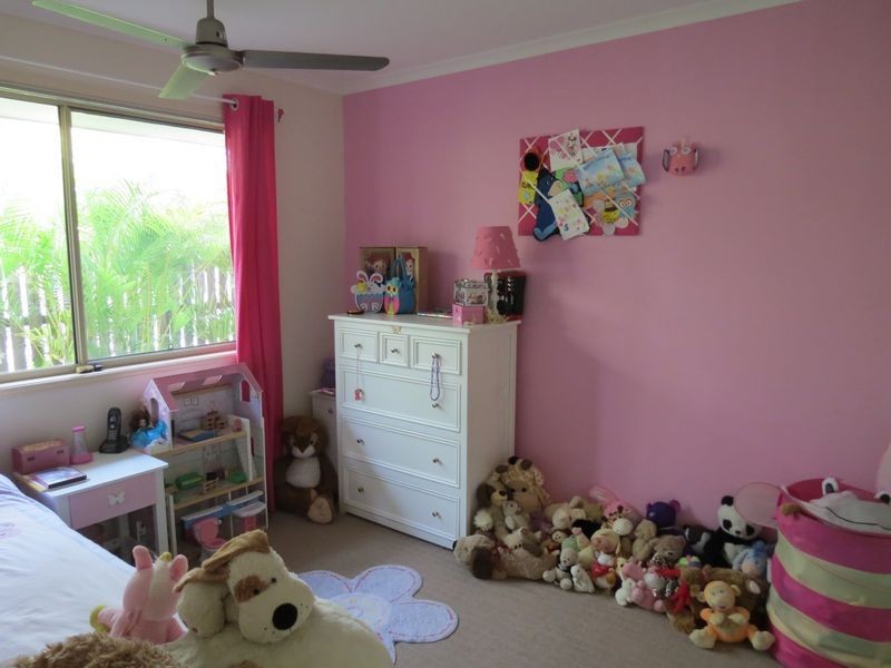 72 Endeavour Way, Eli Waters QLD 4655