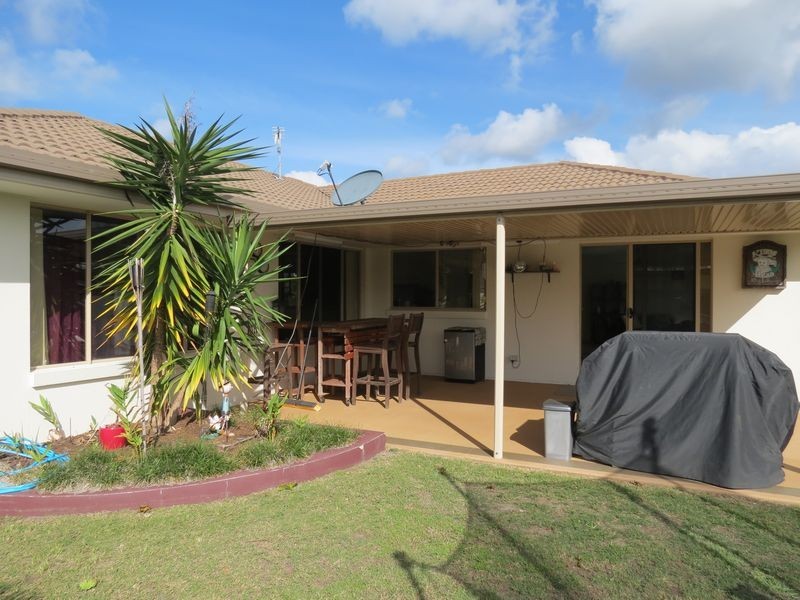 72 Endeavour Way, Eli Waters QLD 4655