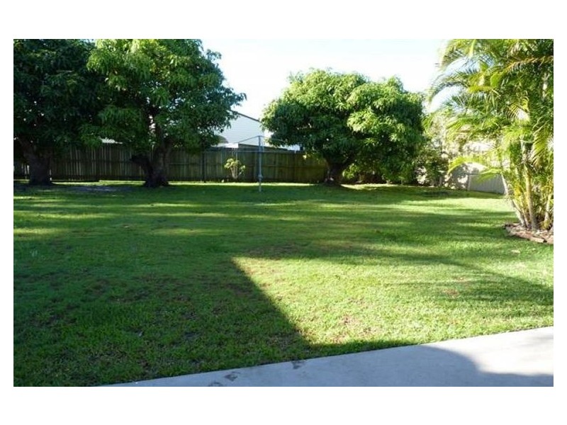 32 Pulgul Street, Urangan QLD 4655