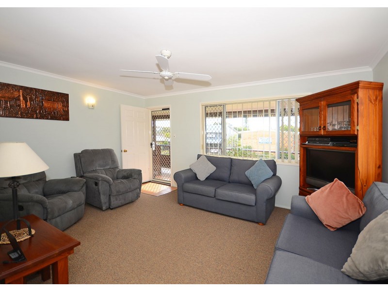 69 Hibiscus Street, Urangan QLD 4655