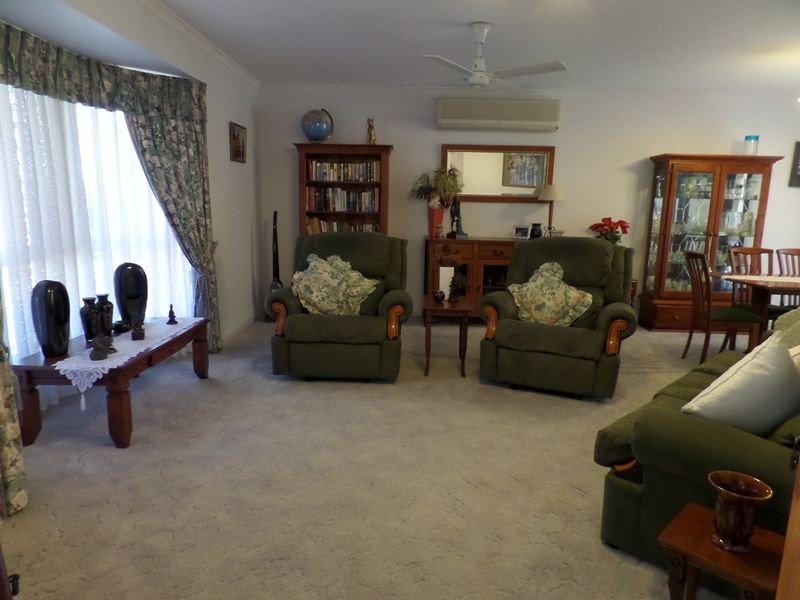 127 Ibis Blvd, Eli Waters QLD 4655